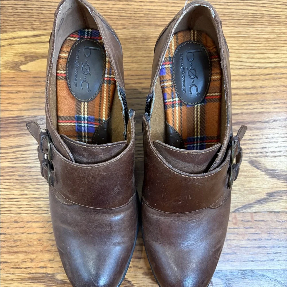 boc Women's Brown Ankle Buckle Booties - Picture 5 of 8